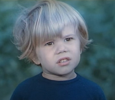ЊЕГОВА ПРВА УЛОГА `68: Дечак са слике је наш познати глумац