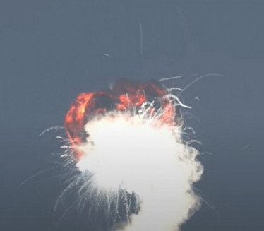 SNIMAK DANA: Prvi pokušaj lansiranja rakete se završio eksplozijom (VIDEO)