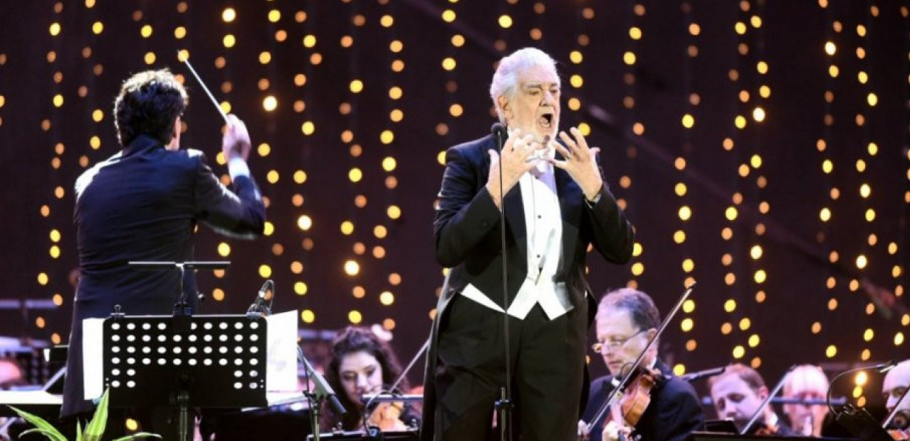 PLASIDO DOMINGO ODRŽAO SPEKTAKULARAN KONCERT NA TAŠMAJDANU: Publika ga dočekala ovacijama