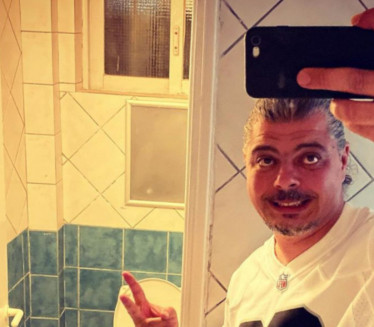 HAOS - VC PAPIR NA SVE STRANE: Slika iz Đusovog toaleta po uzoru na Instagram kulturu