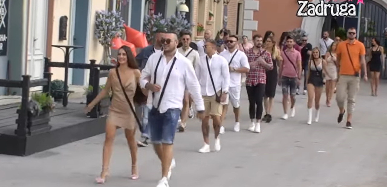 STIGLA ROĐENDANSKA TORTA: Filip Car dobio poklon, poruka odala Maju (VIDEO)