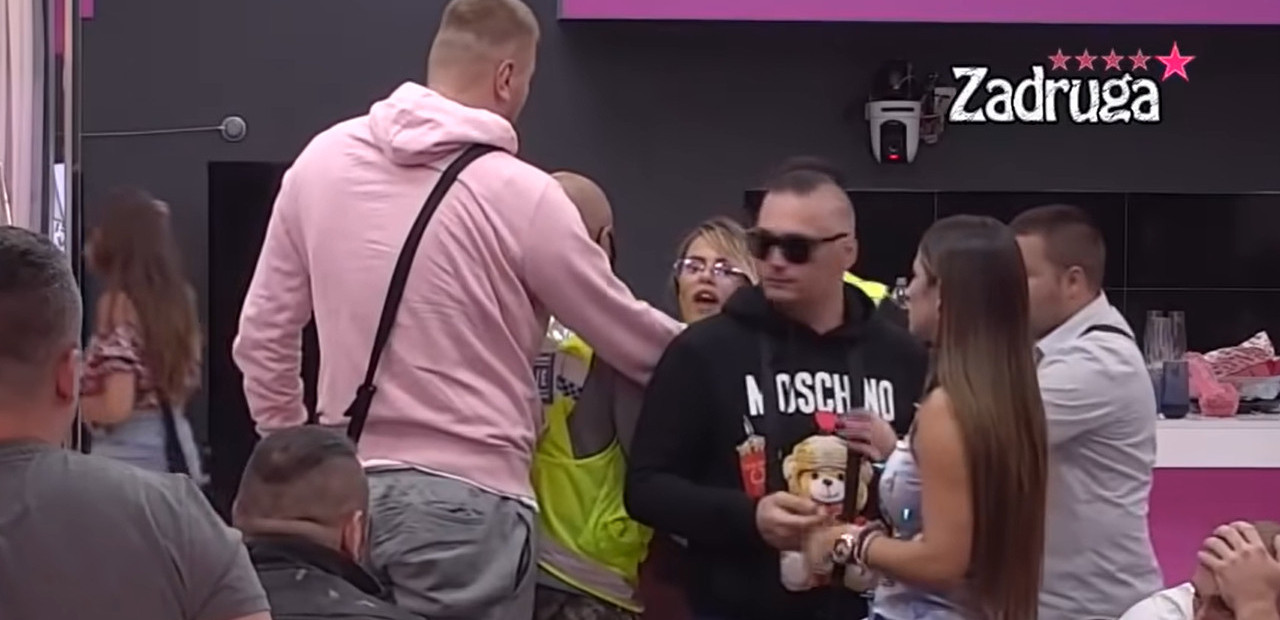 HAOS U "ZADRUZI": Marijana gađala Cara flašom, uletelo obezbeđenje (VIDEO)