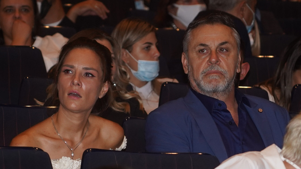 22 ЛЕТА МЛАЂА: Бранимир Поповић са женом на премијери