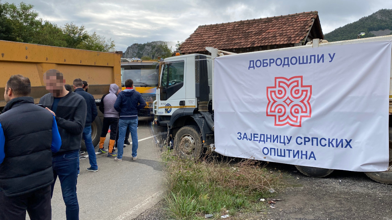 САОБРАЋАЈ У ПРЕКИДУ: Мирни протести на КиМ