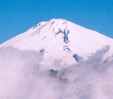 TRAGEDIJA NA KAVKAZU: Stradalo 5 aplinista na vrhu Elbrus