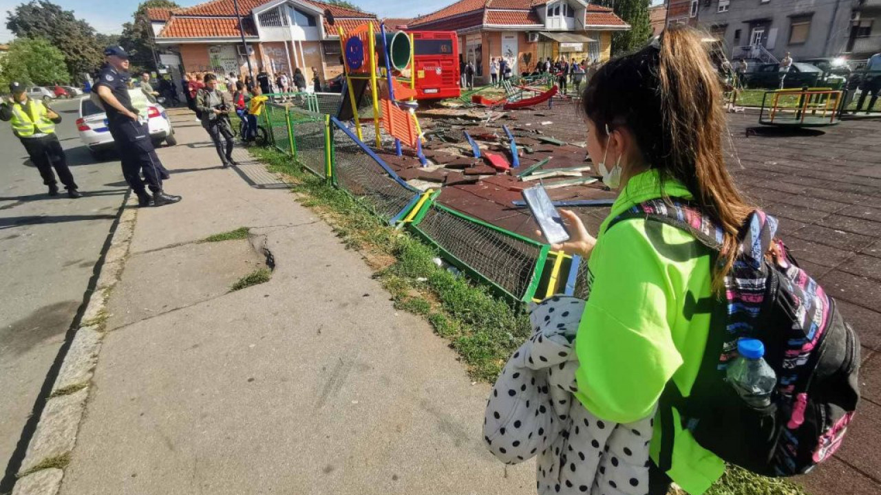 DETE NA REANIMACIJI: Povređeno na igralištu u Zemunu