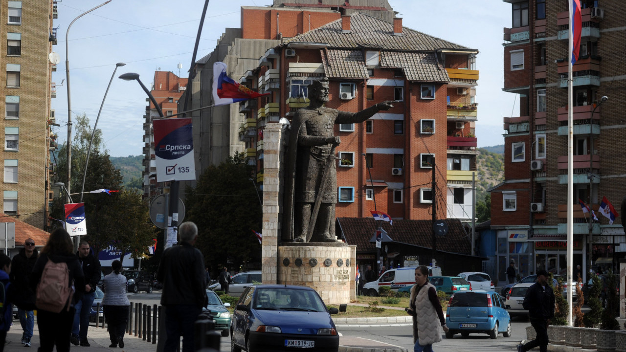 NAPAD U K. MITROVICI: Srpski dečak povređen šrafcigerom