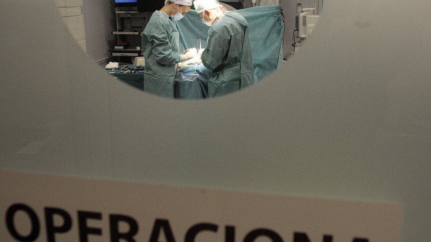 МАЈКА ИЗ ПАКЛА: Потрошила новац за лечење детета