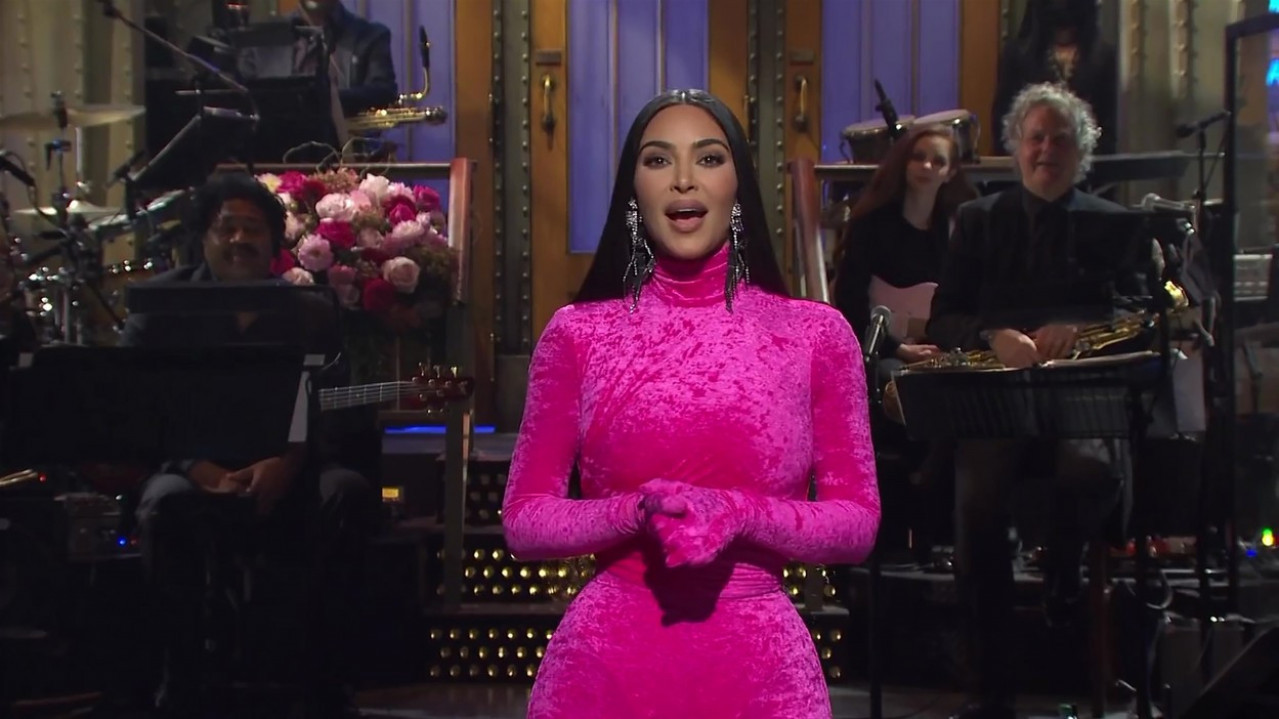 КИМ БЕЗ ДЛАКЕ НА ЈЕЗИКУ: Сестре је копирају а очух је пропао