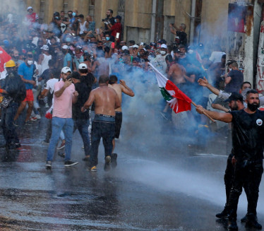 HAOS U BEJRUTU: Pucnjava na protestu