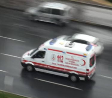 НЕСРЕЋА У ТУРСКОЈ: Аутобус се преврнуо, путници у болници