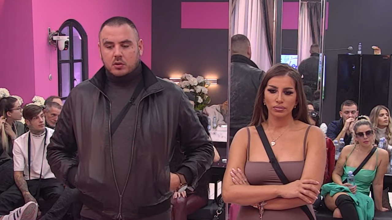 УРУЧИО ЈОЈ ПОКЛОН: Цар признао Далили да му фали љубав