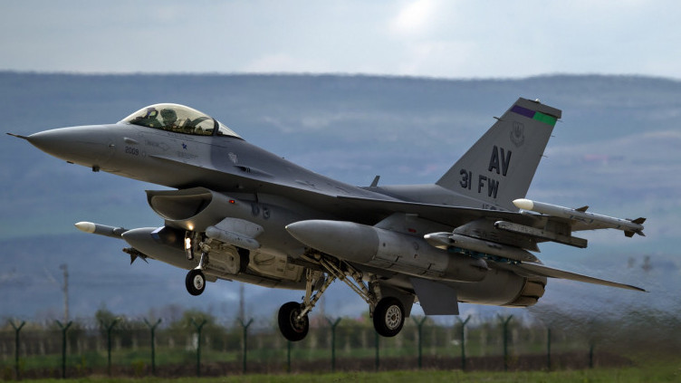PAO AMERIČKI BORBENI AVION: Srušio se lovac F-16 vojske SAD