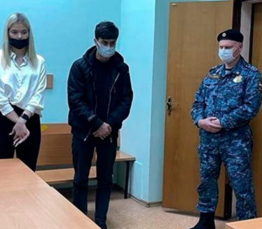 SRAMNE SCENE ISPRED CRKAVA:Hapšenja u Moskvi zbog fotografija