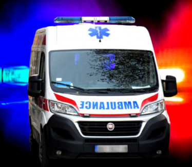 ПОКОСИО ЖЕНУ НА ТРОТОАРУ: Аутомобил ударио пешака у Чачку