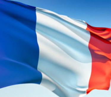 Макрон мења заставу Француске
