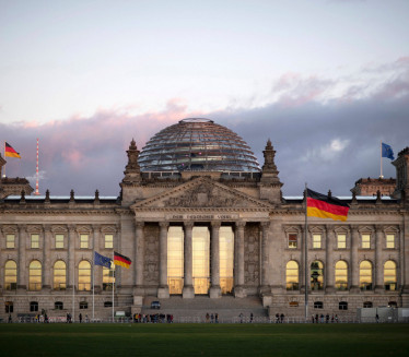 GOTOVA VLADAVINA MERKELOVE: Nemačka dobila novu vladu