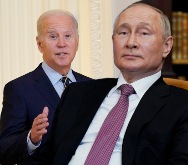 ПОЧЕО ТЕЛЕФОНСКИ РАЗГОВОР: Путин и Бајден о Украјини