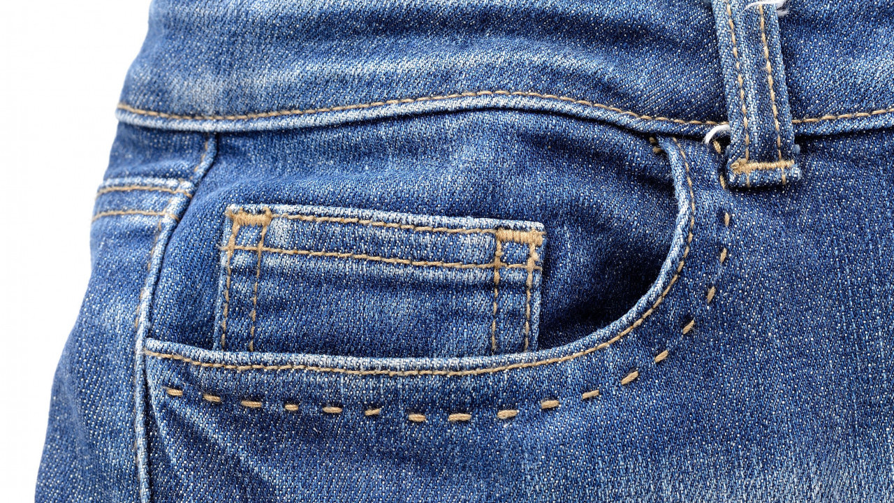 Da li znate čemu služi mali džep na farmerkama?