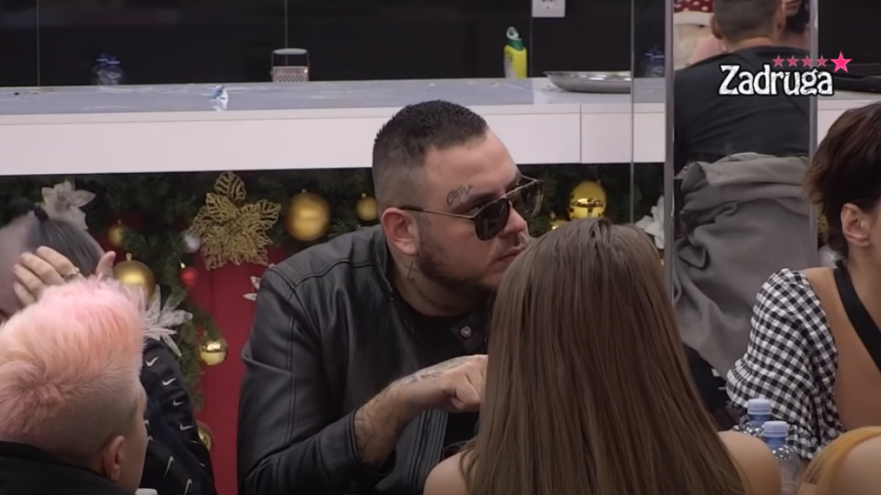 CAR SE KAJE: "Moram da se smirim"