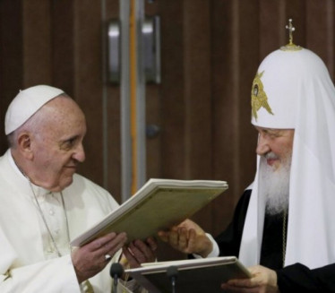 ВАТИКАН ШАЉЕ СИГНАЛЕ: Папа жели договор са православљем
