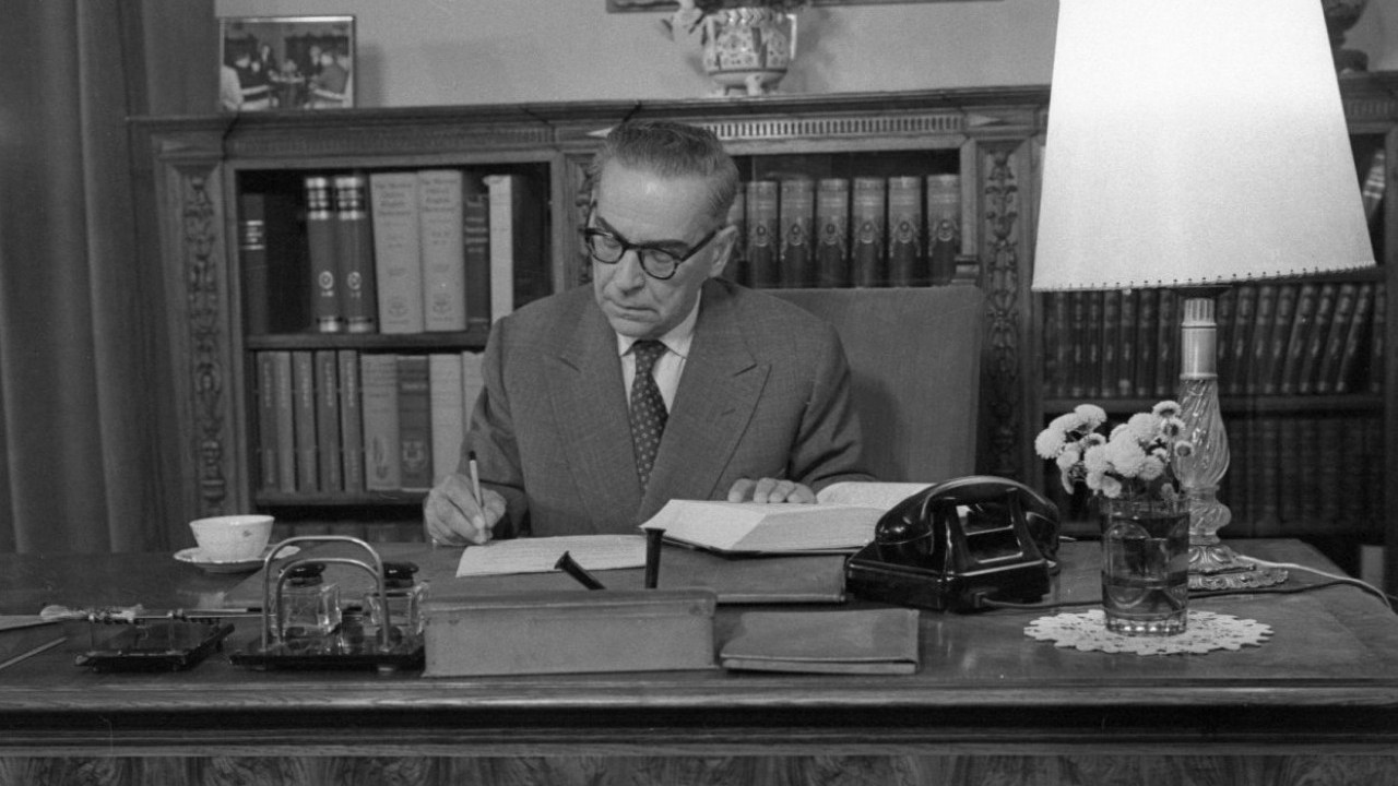 MISTERIJA ANDRIĆEVOG TESTAMENTA: Politika umešala prste?