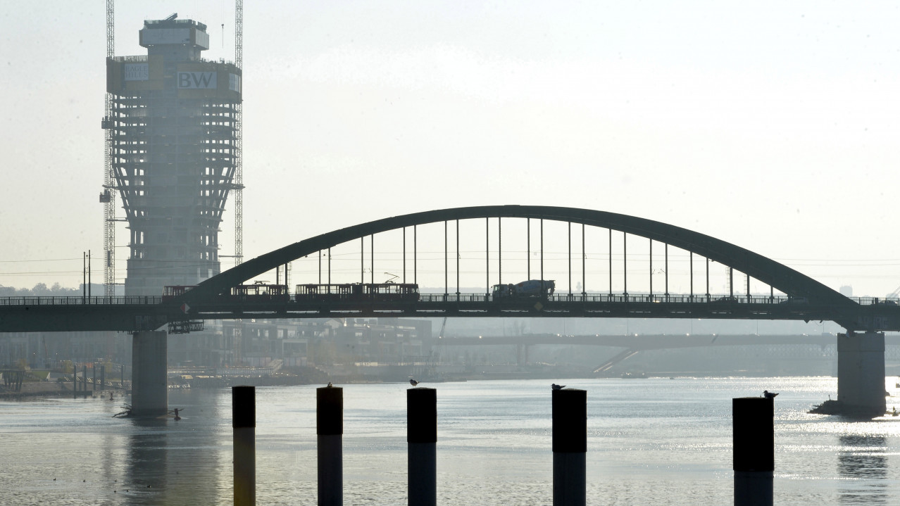 UŽAS: Skočila sa mosta u Beogradu, nažalost nije bilo spasa