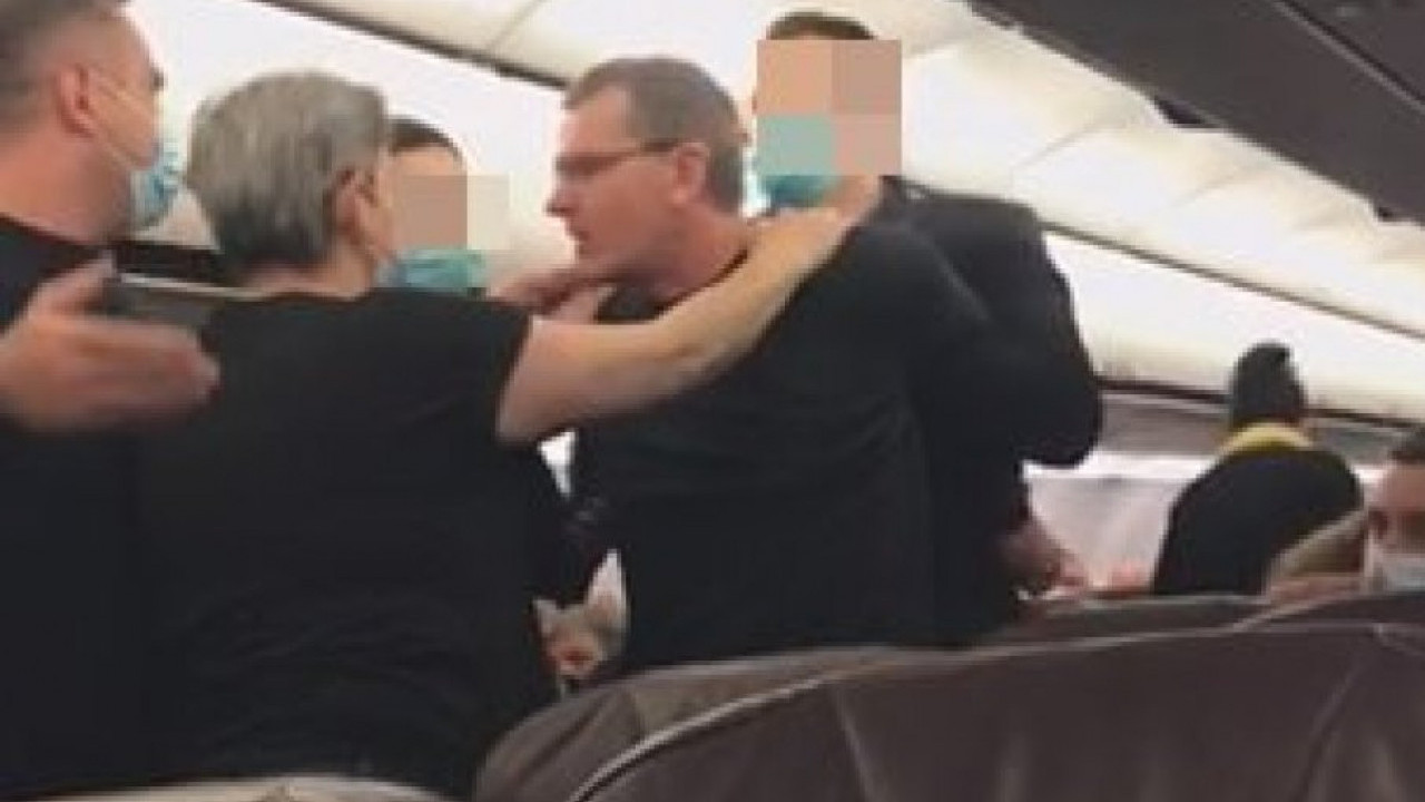 DRAMA U AVIONU: Psovao Srbe zbog prinudnog sletanja u Beograd