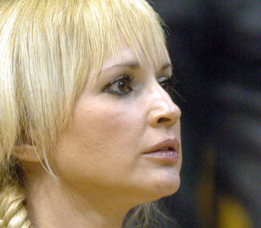 DOŽIVELA DRAMU: Maja Nikolić sa mikrofonom upala u vodu