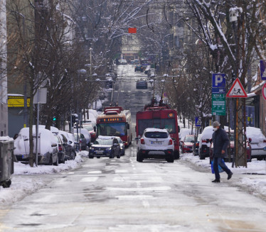 SNEŽNO IZNENAĐENJE: Vreme u Srbiji oblačno i hladno