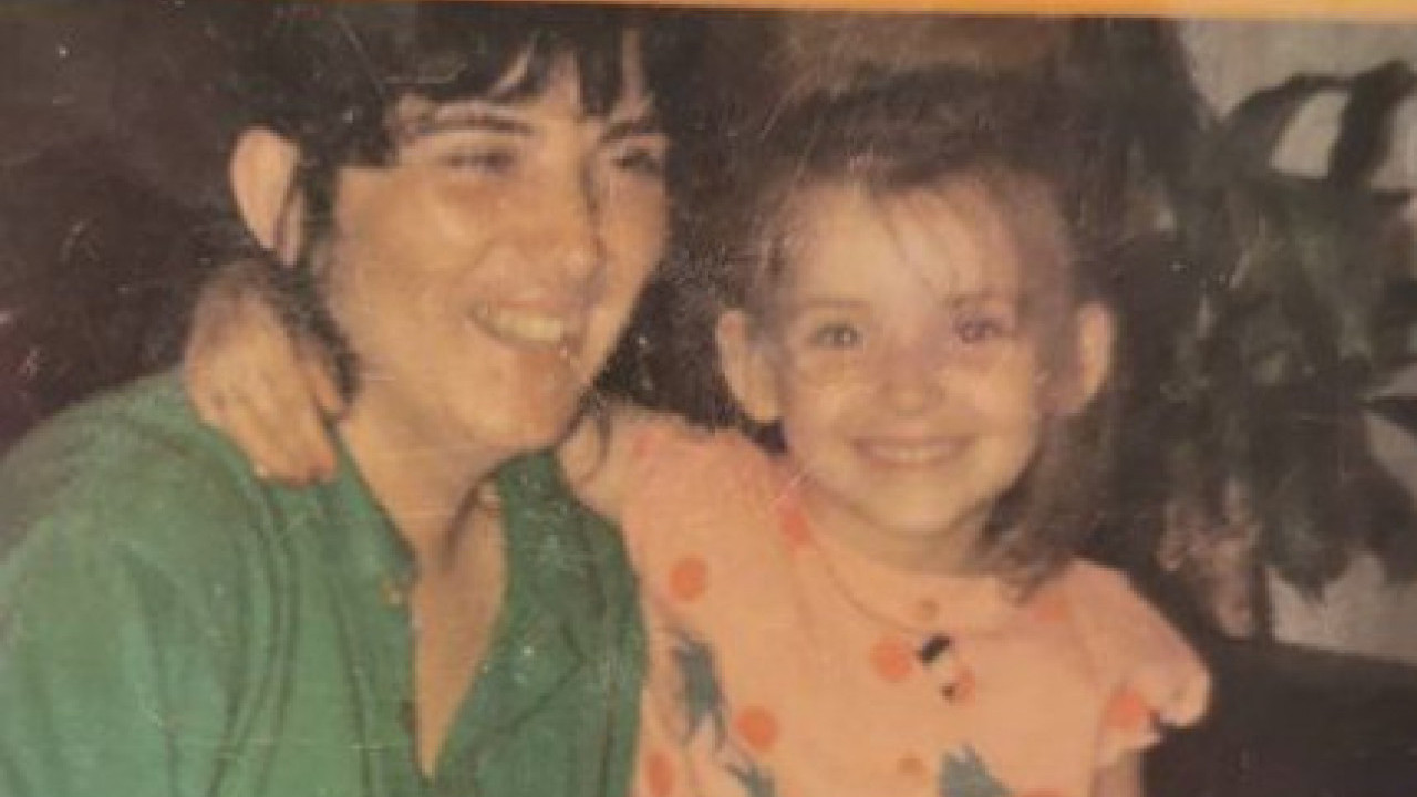 УВЕК НАС СЛАТКО НАСМЕЈЕ: Знате ли о којој глумици је реч?