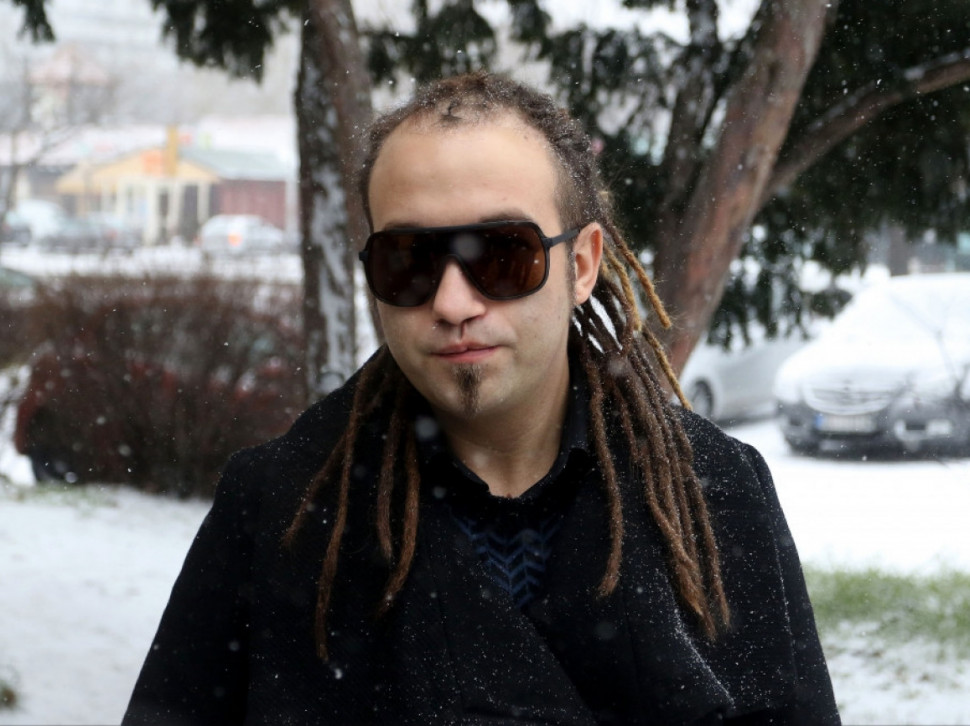 Subek Rasta RASTA PLJUVAO PO SRBIJI: Hoće skupa kola da zameni vozom i tako ode iz ...