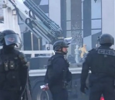 HAOS U PARIZU: Tokom demonstracija uhapšena 61 osoba
