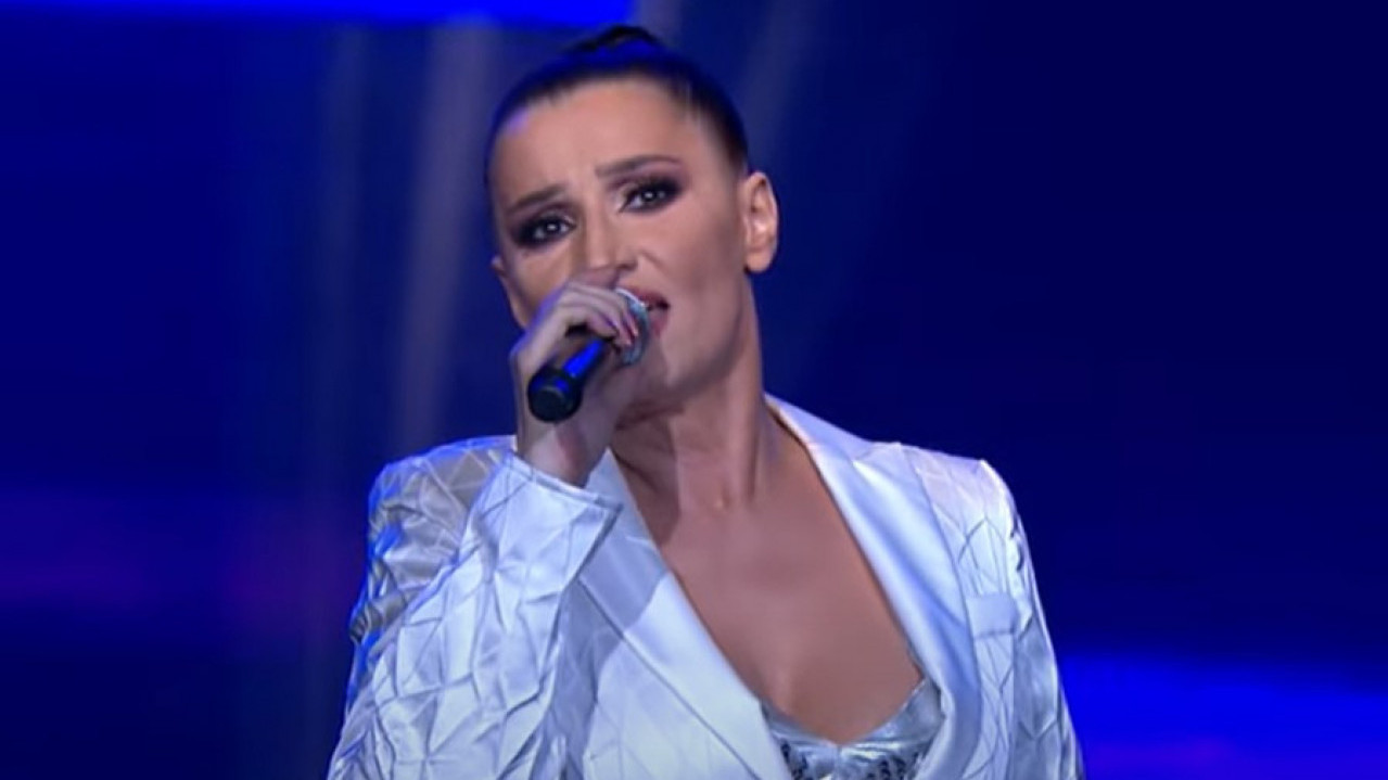 МИРИНА ЛЕПА ЋЕРКА: Певачица била забринута због њеног посла