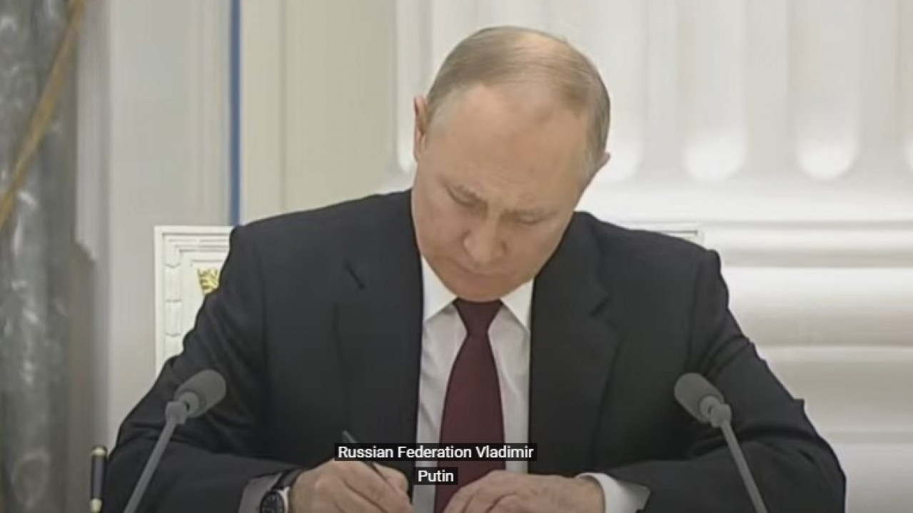 Путин признао Доњецк и Луганск