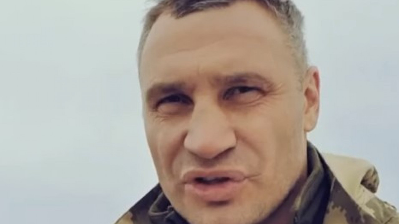 KOLONE VOZILA: U Kijevu uveden policijski čas!