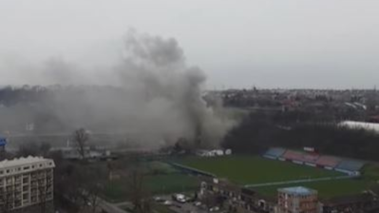 GORI RESTORAN "RADNIČKI": Požar na N.Beogradu (VIDEO)