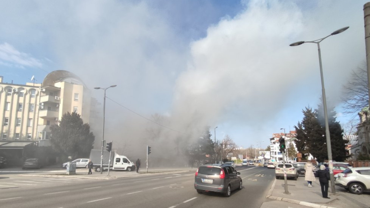 ПОЖАР НА БАНОВОМ БРДУ Експлозија плинске боце, изгорео спрат