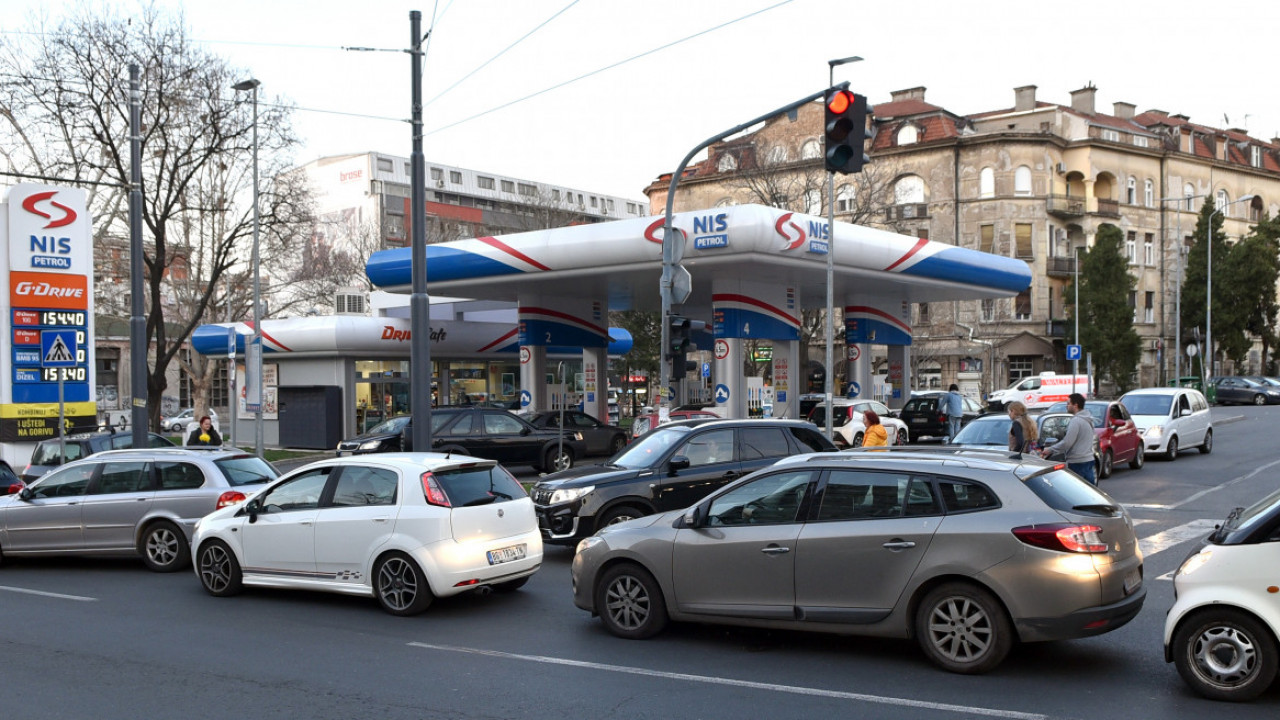 PONOVNO POSKUPLJENJE: Ministarstvo objavilo nove cene goriva