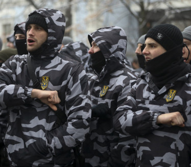 УКРАЈИНЦИ ВРБУЈУ: Покренут сајт за стране добровољце (ФОТО)