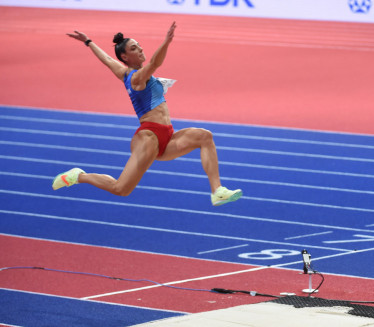 ИВАНА ПОНОВО ШАМПИОН: Атлетичарка оборила светски рекорд!