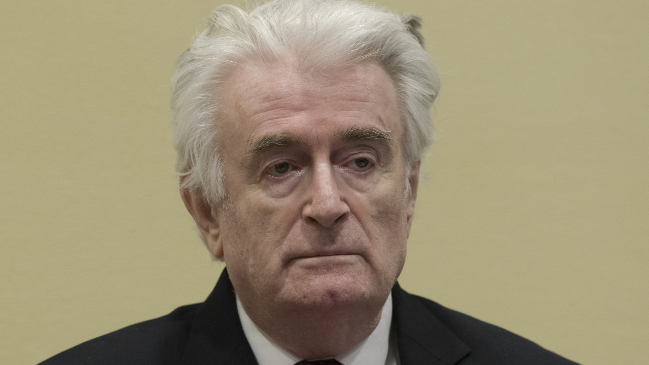 RADOVAN KARADŽIĆ DAO ČITULJU: Oprostio se od prijatelja (FOTO)