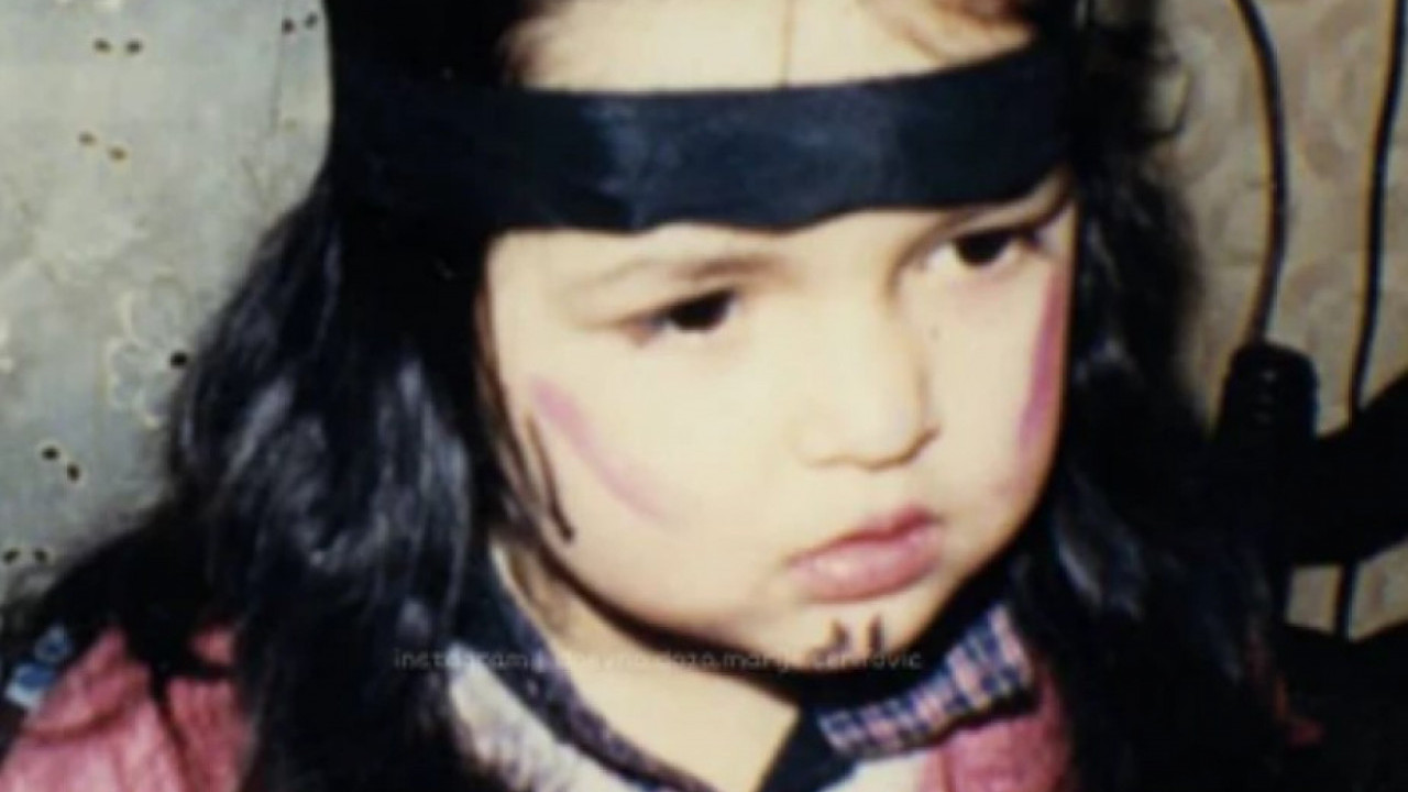 KO JE OVA SLATKA INDIJANKA? Ona je naša velika pop zvezda