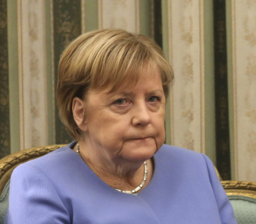 ШОКАНТНЕ ТВРДЊЕ: Меркелова крива за политику према Русији?