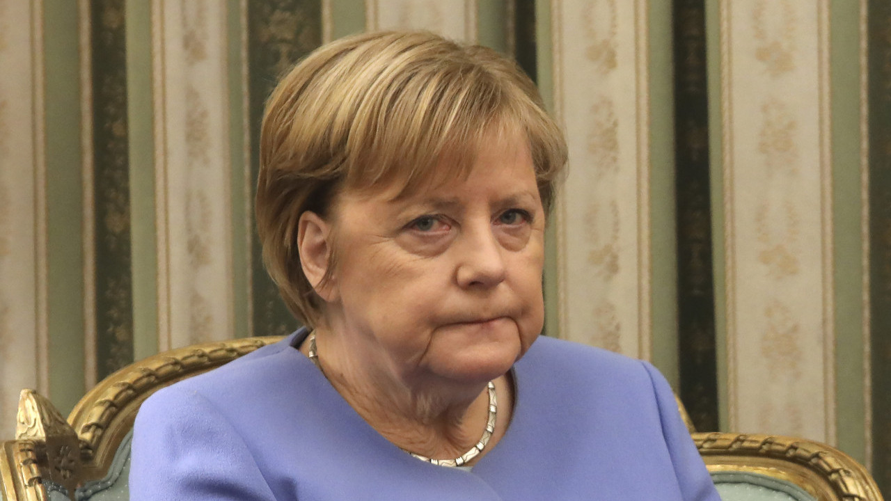 ŠOKANTNE TVRDNJE: Merkelova kriva za politiku prema Rusiji?