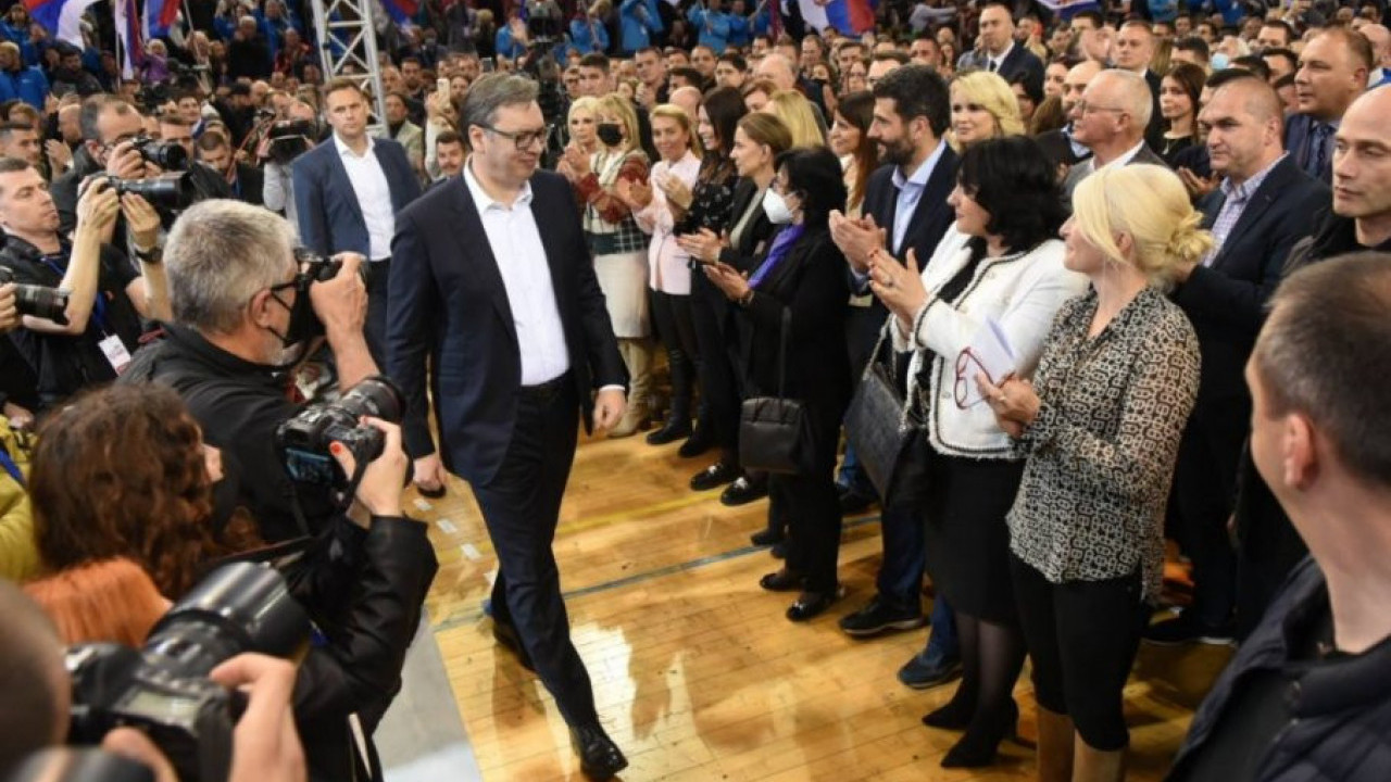 ZAVRŠNI MITING SNS Vučić: Srbija i Beograd idu napred!(FOTO)