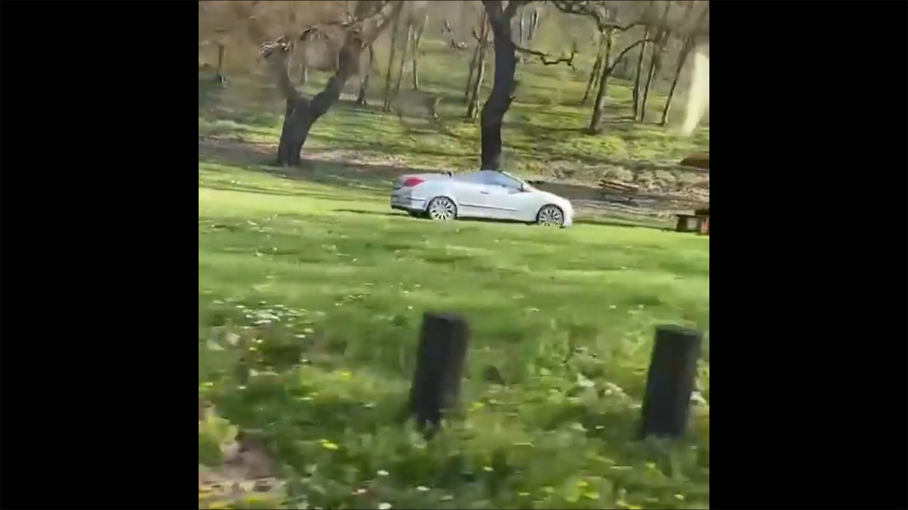 БАХАТИ ВОЗАЧ: Покушава да избегне гужву на Кошутњаку (ВИДЕО)