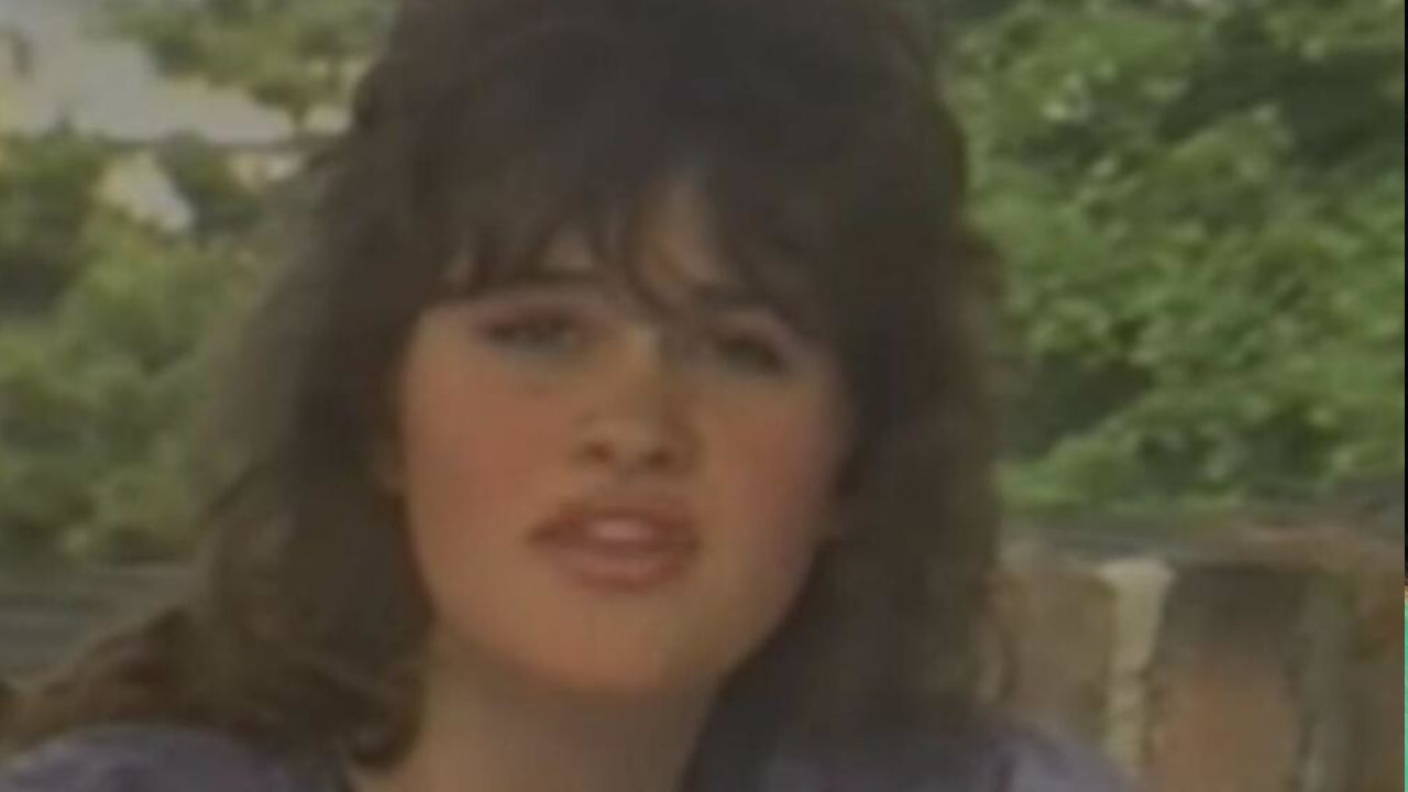 DANAS JE JEDNA OD NAJPLAĆENIJIH: Prepoznajete li pevačicu?