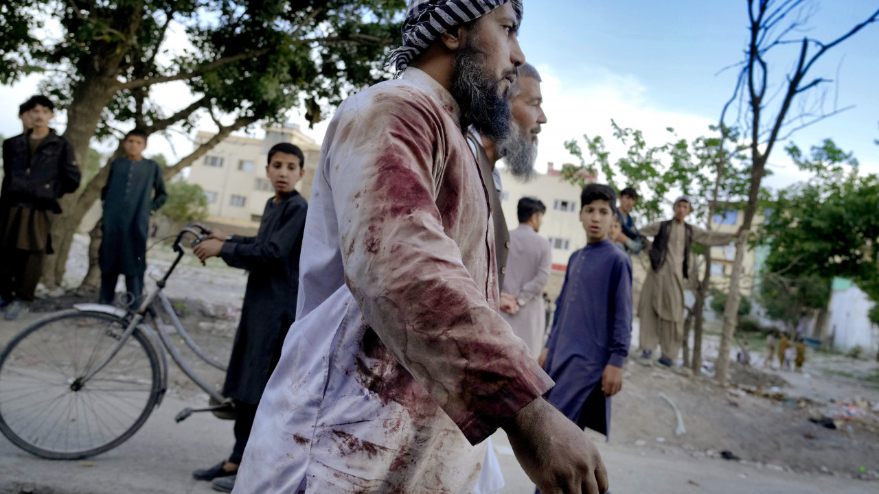 UZNEMIRUJUĆE: Samoubilački napad u Kabulu, poginulo 19 ljudi