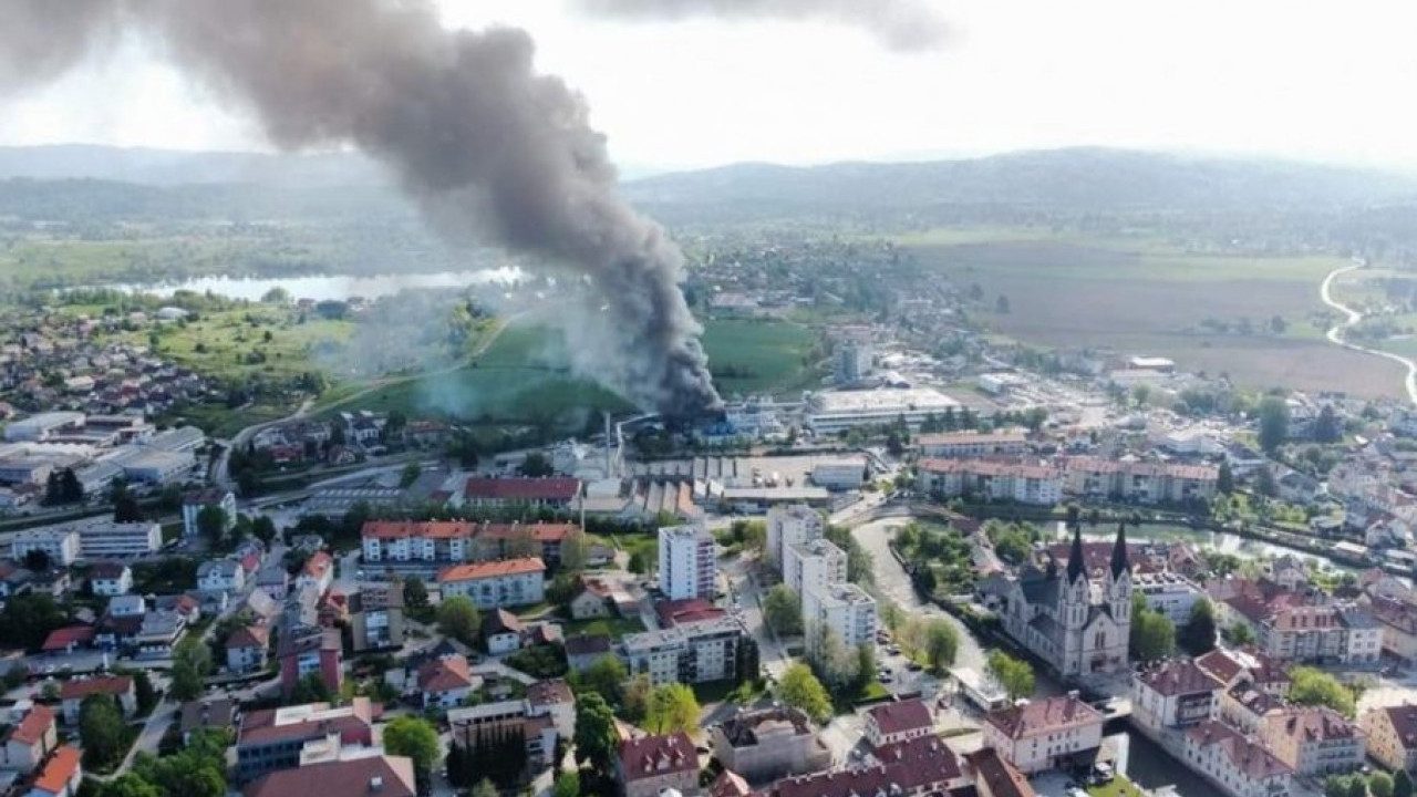 ХАОС У СЛОВЕНИЈИ: Експлозија у фабрици, Кочевје паралисано